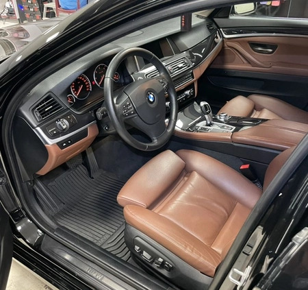 BMW Seria 5 cena 61000 przebieg: 256000, rok produkcji 2014 z Żychlin małe 154